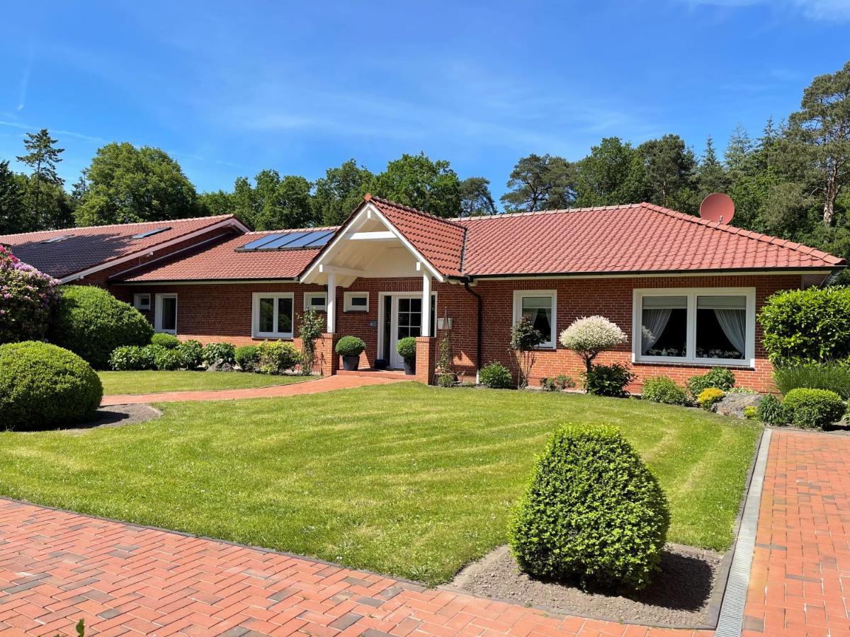 Landhaus Am Wald Mit Garten Mit 1 Schlafnische Und 1 Schlafzimmer Aurich Eksteriør bilde
