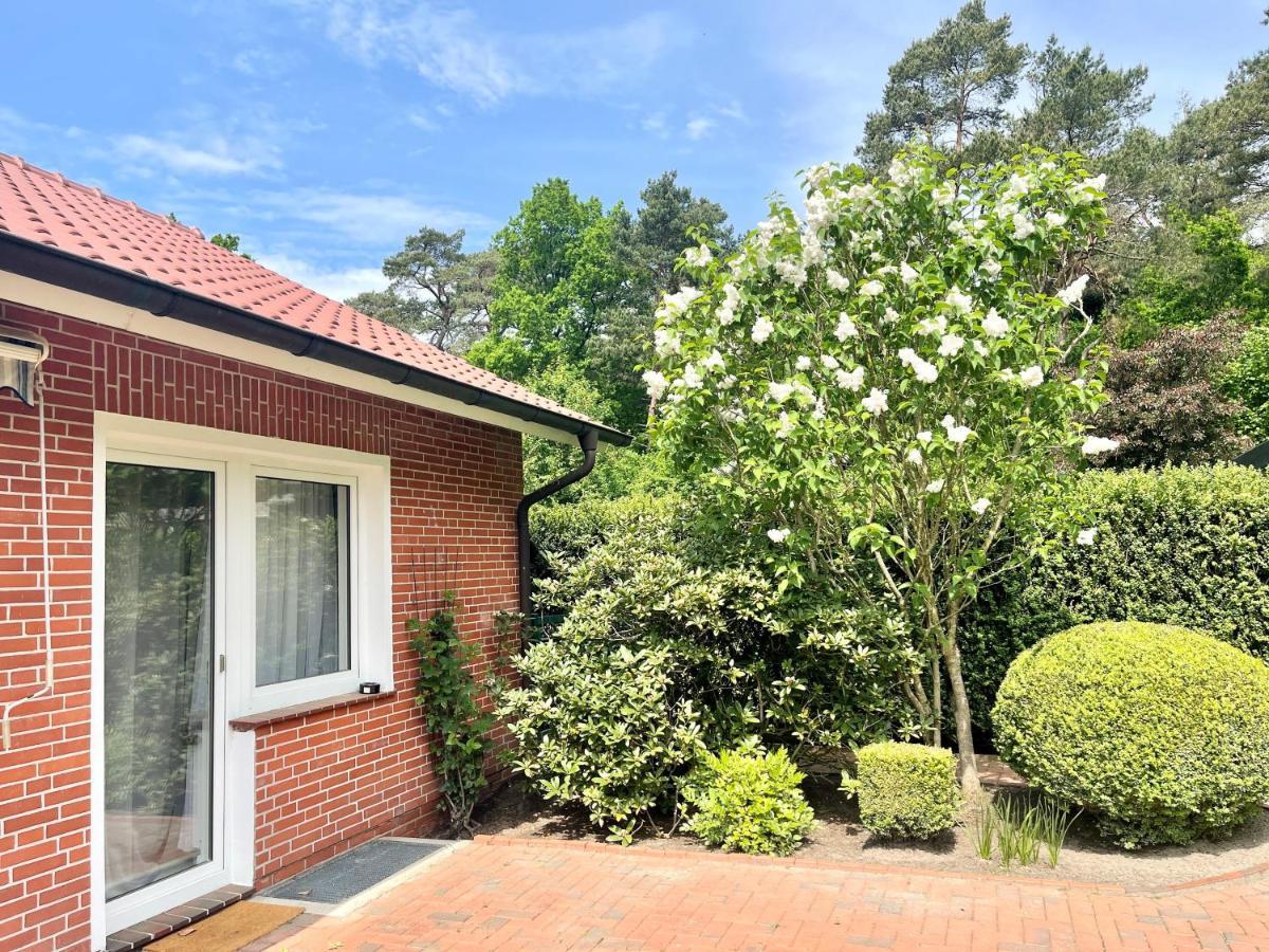 Landhaus Am Wald Mit Garten Mit 1 Schlafnische Und 1 Schlafzimmer Aurich Eksteriør bilde