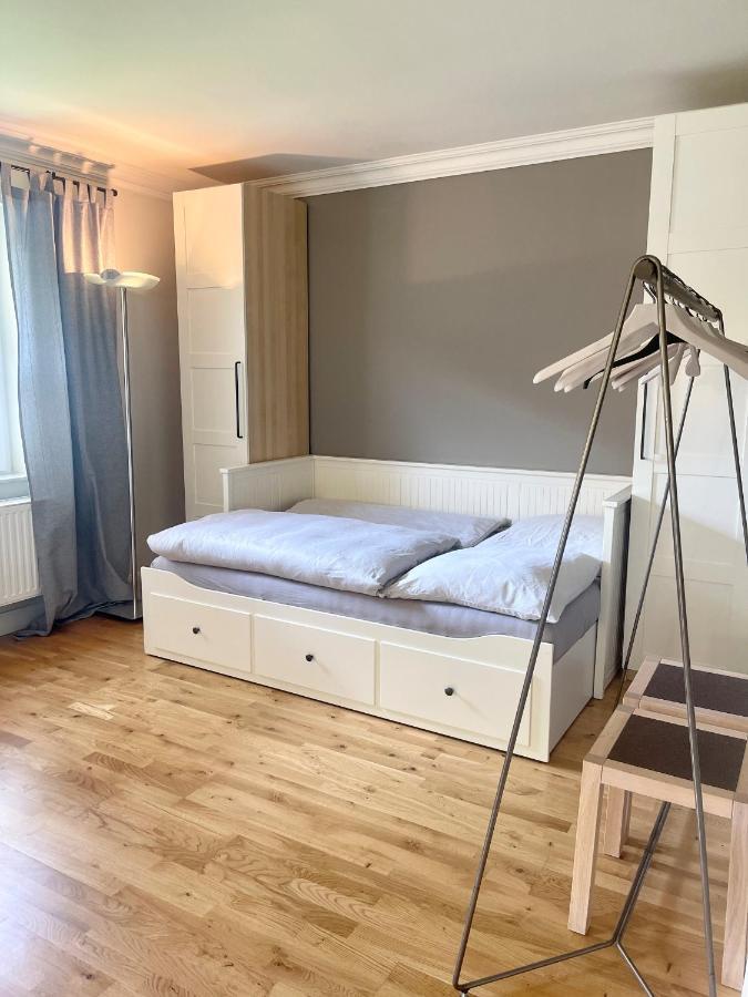 Landhaus Am Wald Mit Garten Mit 1 Schlafnische Und 1 Schlafzimmer Aurich Eksteriør bilde
