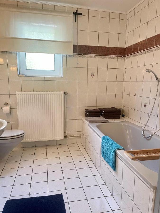 Landhaus Am Wald Mit Garten Mit 1 Schlafnische Und 1 Schlafzimmer Aurich Eksteriør bilde